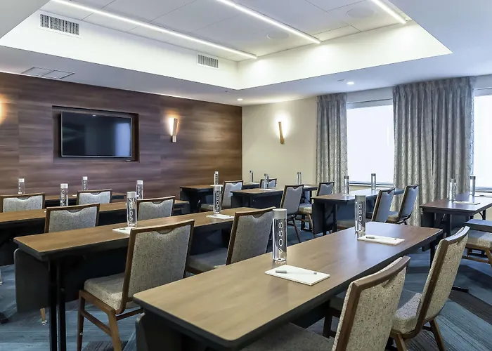 Hampton & Chicago, Il Hotel 3*