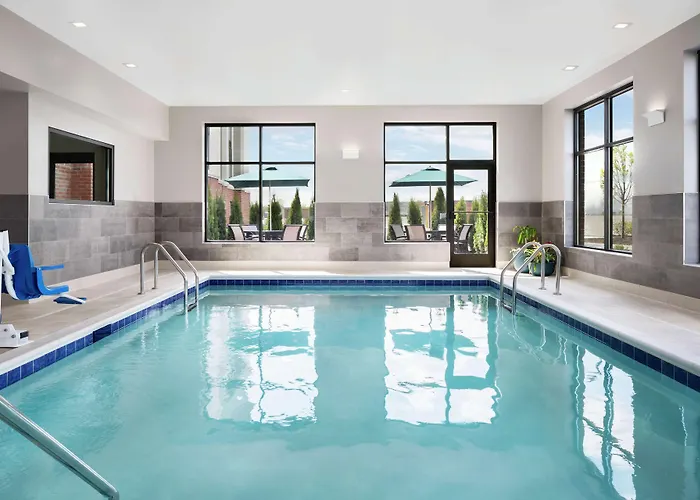 Hampton & Chicago, Il Hotel 3*